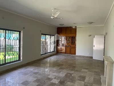 F-7 House For rent Sized 500 Square Yards F-7 House For rent Sized 500 Square Yards