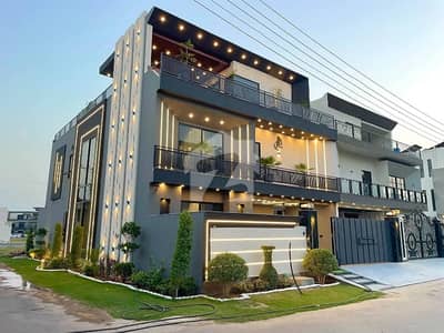 10 Marla Corner Ulta Modren House For Sale