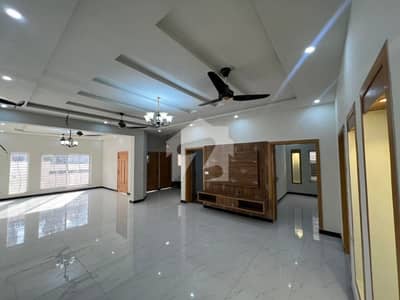 10 Marla Slightly Used House for Sale | 5 Beds | Bahria Enclave Islamabad