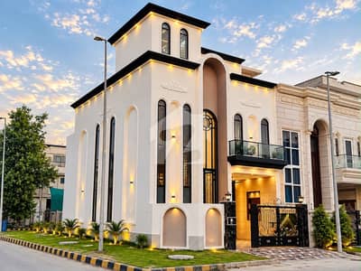 سٹی ہاؤسنگ سوسائٹی گوجرانوالہ میں 4 کمروں کا 5 مرلہ مکان 2.65 کروڑ میں برائے فروخت۔