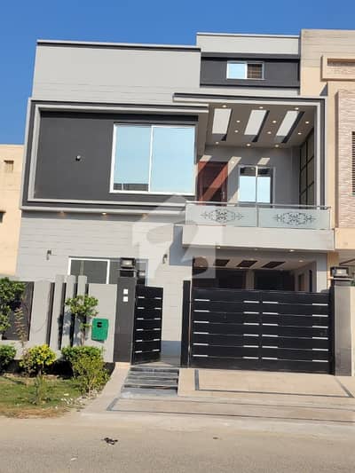 5 Marla Well Condition House For Rent Bahria Nasheman Lahore