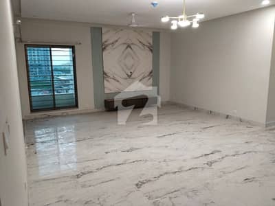 12 MARLA 4 BEDROOMS APARTMENT AVAILABLE FOR SALE