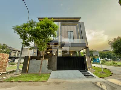 5 Marla little bit used house available for sale in DHA 9 Town