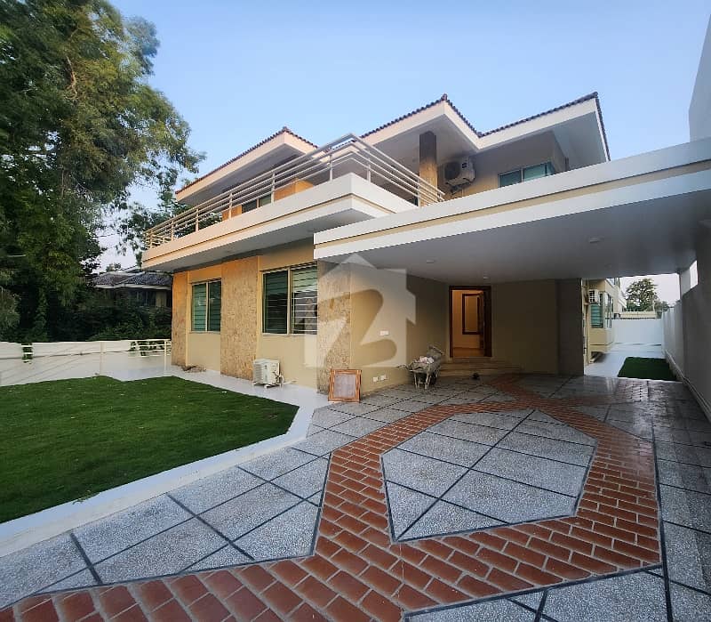 Brand New Luxury 6 Bedroom House Brand New Luxury 6 Bedroom House