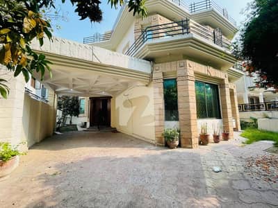F-8 Semi Furnished House For Rent