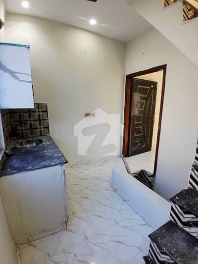 سبزہ زار سکیم لاہور میں 2 مرلہ Studio مکان 85.0 لاکھ میں برائے فروخت۔