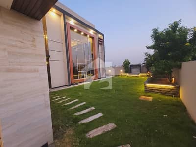 Designer House for sale with solar Designer House for sale with solar