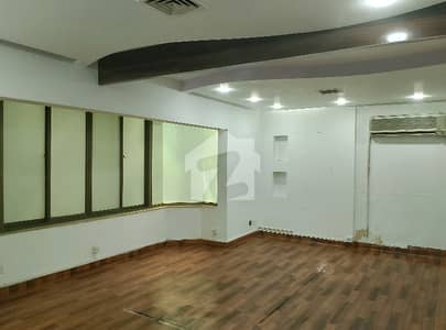 Reserve A Centrally Located Prime Location Office In Siddique Trade Center