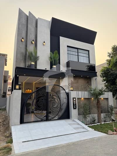 5 Marla Ultra Modern Design House Avaiable For Sale In DHA Lahore