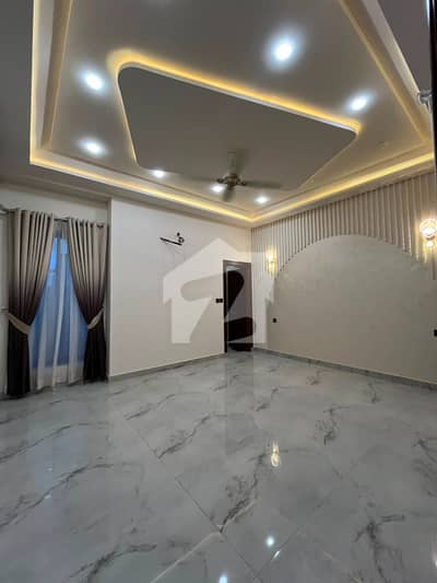 10 MARLA UPPER PORTION AVAILABLE FOR RENT Royal Orchard, Multan