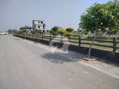 Ideal Location 5 Marla Plot for Sale in E Block, Central Park, Lahore
