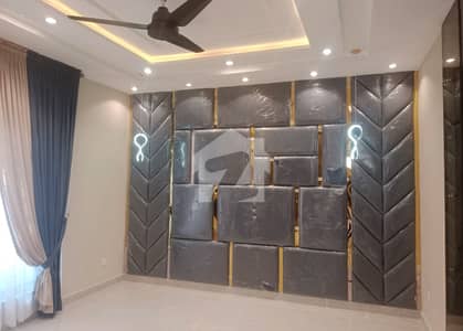 10 marla house for rent in bahria town lahore