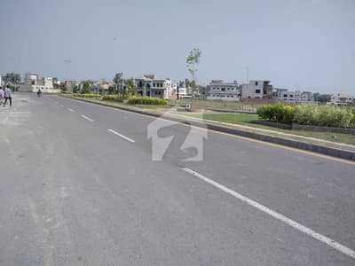 Prime Location 5 Marla Plot for Sale in A1 Block, Central Park Lahore