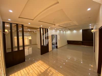 Walton Road House For Sale Sized 5 Marla