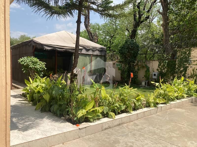 HOUSE FOR RENT IN F-8 HOUSE FOR RENT IN F-8