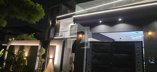 600 Sq. Yd + 70 Sq. Yd Extra Land G+1 House For Sale - 4 Bed DD Each Floor - Block 14 Gulistan-e-Jauhar - Leased - 13.5 Cr Demand 600 Sq. Yd + 70 Sq. Yd Extra Land G+1 House For Sale - 4 Bed DD Each Floor - Block 14 Gulistan-e-Jauhar - Leased - 13.5 Cr Demand