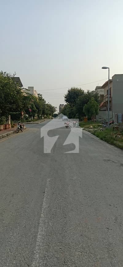 10 Marla Ideal Location Plot Sector F-1