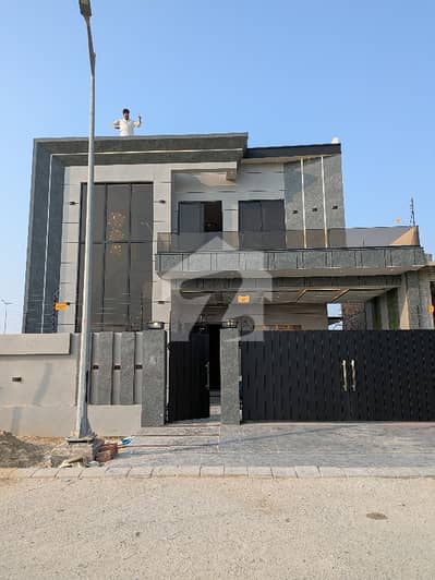 ڈی ایچ اے ڈیفنس ۔ سیکٹر سی ڈی ایچ اے ڈیفینس,بہاولپور میں 5 کمروں کا 10 مرلہ مکان 2.8 کروڑ میں برائے فروخت۔