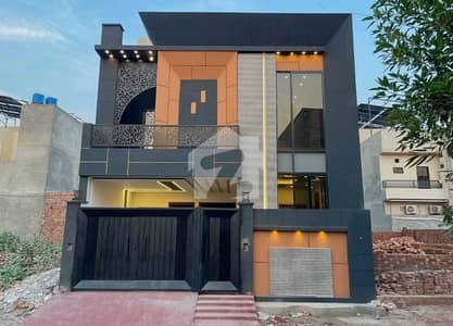 شالیمار کالونی ملتان میں 5 کمروں کا 5 مرلہ مکان 1.85 کروڑ میں برائے فروخت۔