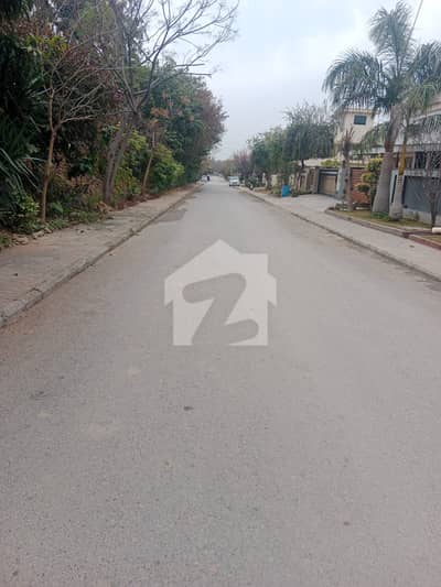 ڈی ایچ اے فیز 2 - سیکٹر جی ڈی ایچ اے ڈیفینس فیز 2,ڈی ایچ اے ڈیفینس,اسلام آباد میں 1 کنال رہائشی پلاٹ 4.9 کروڑ میں برائے فروخت۔ ڈی ایچ اے فیز 2 - سیکٹر جی ڈی ایچ اے ڈیفینس فیز 2,ڈی ایچ اے ڈیفینس,اسلام آباد میں 1 کنال رہائشی پلاٹ 4.9 کروڑ میں برائے فروخت۔