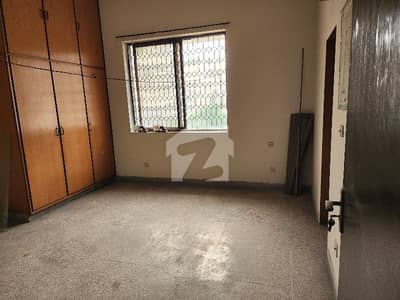 Model Town 10 Marla Upper Portions For Rent