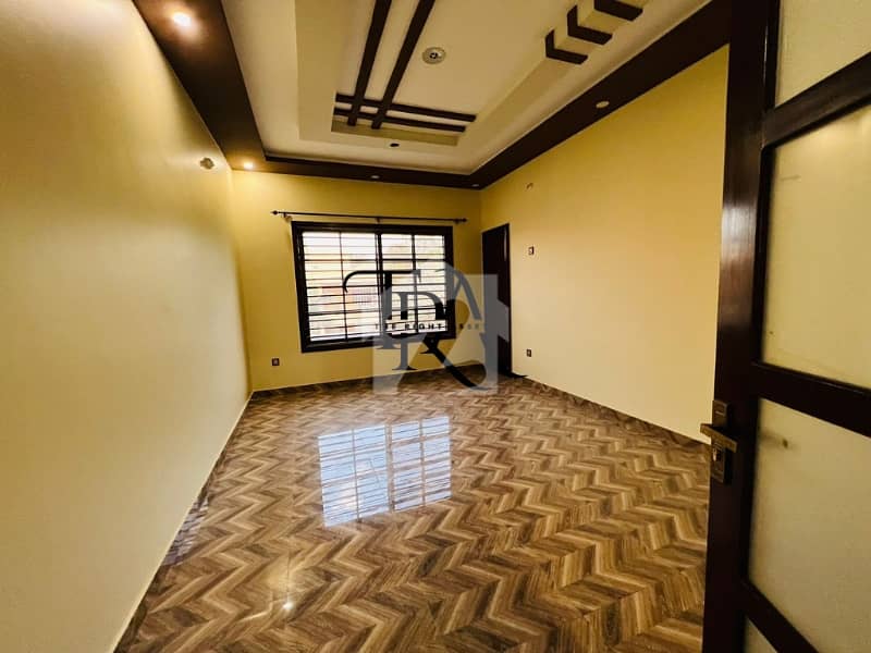 LUXURIOUS 500 SQ YARDS PORTION LUXURIOUS 500 SQ YARDS PORTION