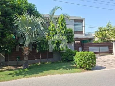 20 MARLA ELEGANT AND FULLY MAINTAINED SUPER HOT LOCATED BUNGALOW IS AVAILABLE IN THE BEST BLOCK OF DHA LAHORE.