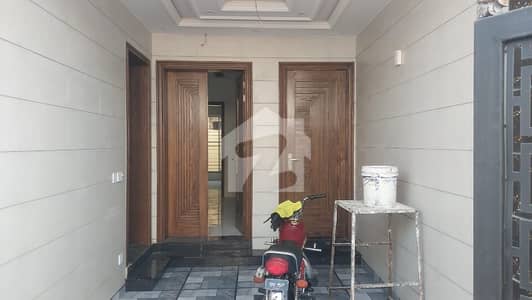 10 Marla facing Park house for Rent in Paragon city lahore