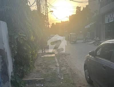 A On Excellent Location House Of 1 Kanal In Gulberg