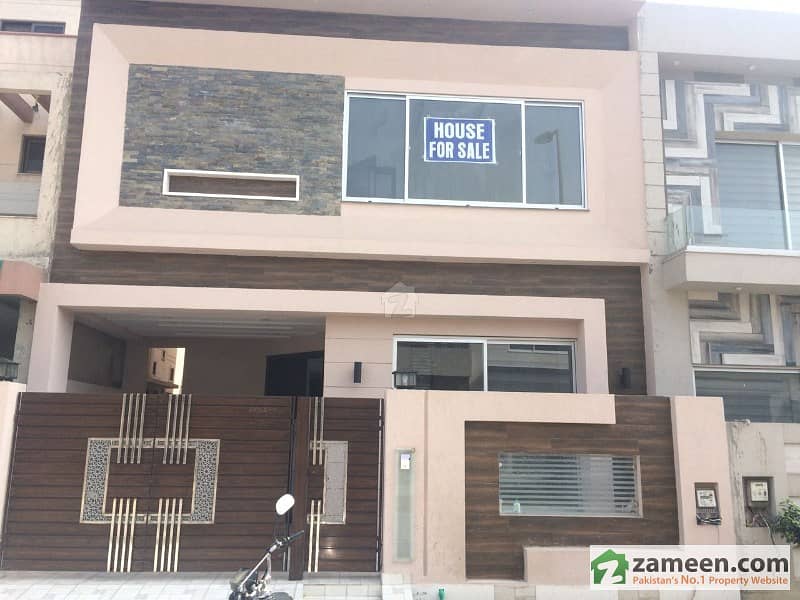 5 Marla  Excellent Location House For Sale In Dha Phase 6