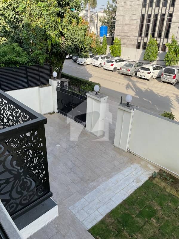 Gulberg 4 Kanal Villa is available on Sale Gulberg 4 Kanal Villa is available on Sale