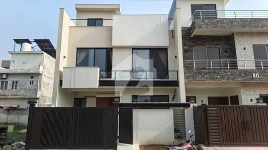 Spacious House Is Available For sale In Ideal Location Of G-14/2