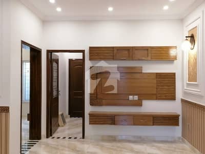 House Spread Over 1 Kanal In Gulshan-E-Ravi Available House Spread Over 1 Kanal In Gulshan-E-Ravi Available