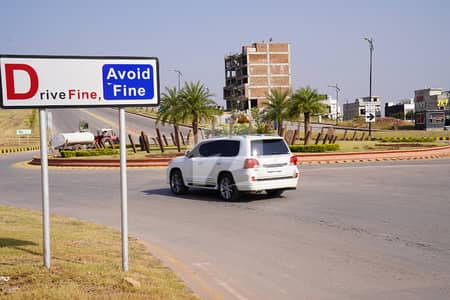 8 Marla Park-Facing Plot For Sale In Bahria Enclave Near Civic Zone