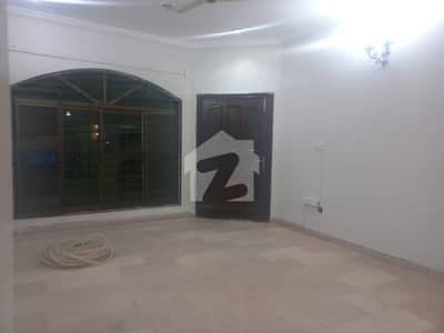 ایف ۔ 11 اسلام آباد میں 4 کمروں کا 1 کنال زیریں پورشن 3.0 لاکھ میں کرایہ پر دستیاب ہے۔