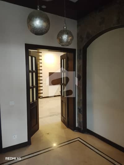 E-11 1 1kanal ground portion 3beds DD TV lounge available for rent