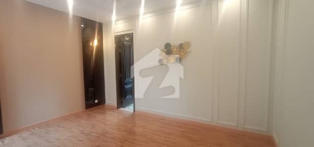 10 Marla House For Rent With Very Neat & Clean Option