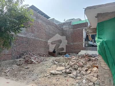 نیو سُپر ٹاؤن لاہور میں 4 مرلہ رہائشی پلاٹ 1.23 کروڑ میں برائے فروخت۔ نیو سُپر ٹاؤن لاہور میں 4 مرلہ رہائشی پلاٹ 1.23 کروڑ میں برائے فروخت۔