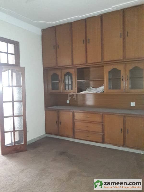 1 Kanal Lower Portion For Rent In Model Town - Block N Extension
