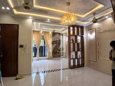 5 Brand New House For Rant Jinnah Block Bahria Town Lahore