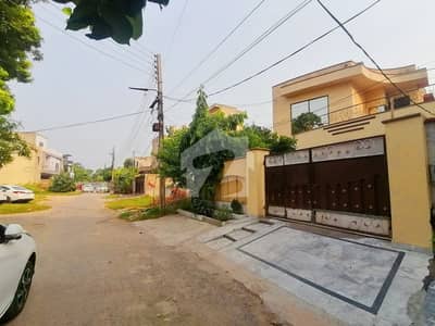 12 Marla Facing Park Owner Build Neat And Clean All Original Picture Attached With Direct Owner Available For Sale In Johar Town