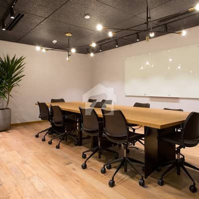 گلبرگ لاہور میں 1 کنال Studio عمارت 40.0 کروڑ میں برائے فروخت۔