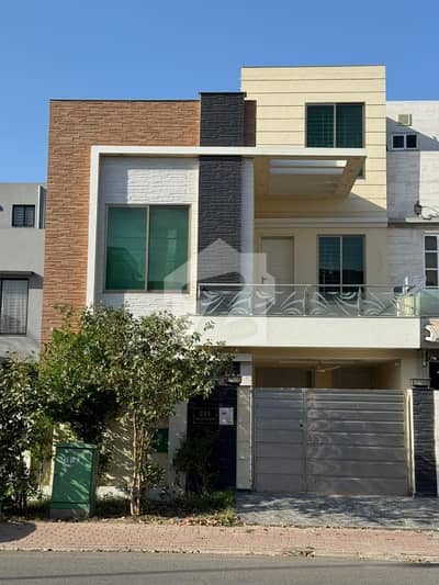 5 Marla upper portion available for Rent in sector D