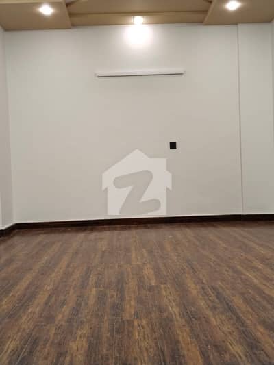 Spacious Flat Is Available In Clifton - Block 5 For rent
