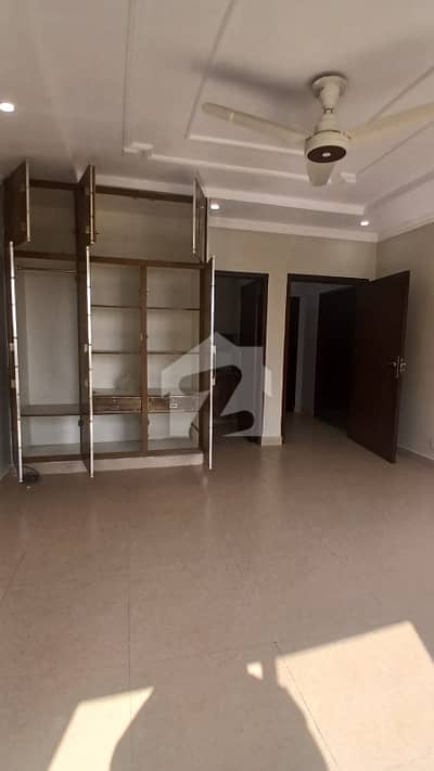 STUDIO FLAT AVAILABLE FOR RENT