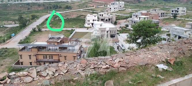 Prime Location Plot With Extra Land