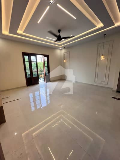 A Stunning House Is Up For Grabs In DHA Phase 4 Karachi
