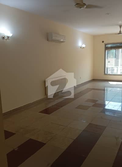 Abu Dhabi Tower, F-11, Islamabad Exclusive Investor Rate Extra Spiciues Apartment For Sale!
