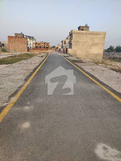 ایم اے جناح روڈ ملتان میں 5 مرلہ رہائشی پلاٹ 42.5 لاکھ میں برائے فروخت۔