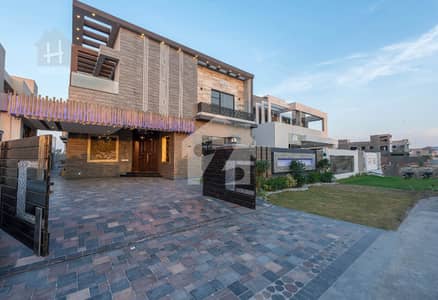 1 Kanal Beautiful Modern Design Bungalow For Sale At Prime Location Of DHA